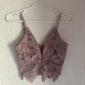 ✨WINDSOR CROP TOP✨